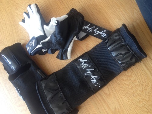 jimi hendrix guitar pedals Dunlop Effect - JHM9 Cry Baby Mini Wah Farbe:ash rose Electro-Harmonix Key 9 Electric The Hendrix Fuzz Face batteryCapacityThreshold: 400+ Wh